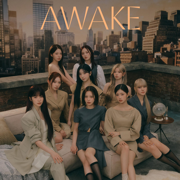 NiziU – AWAKE