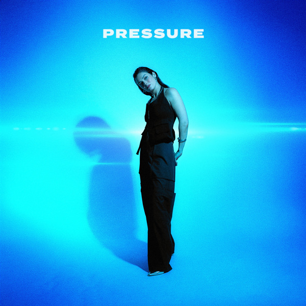 Lily McKenzie – Pressure