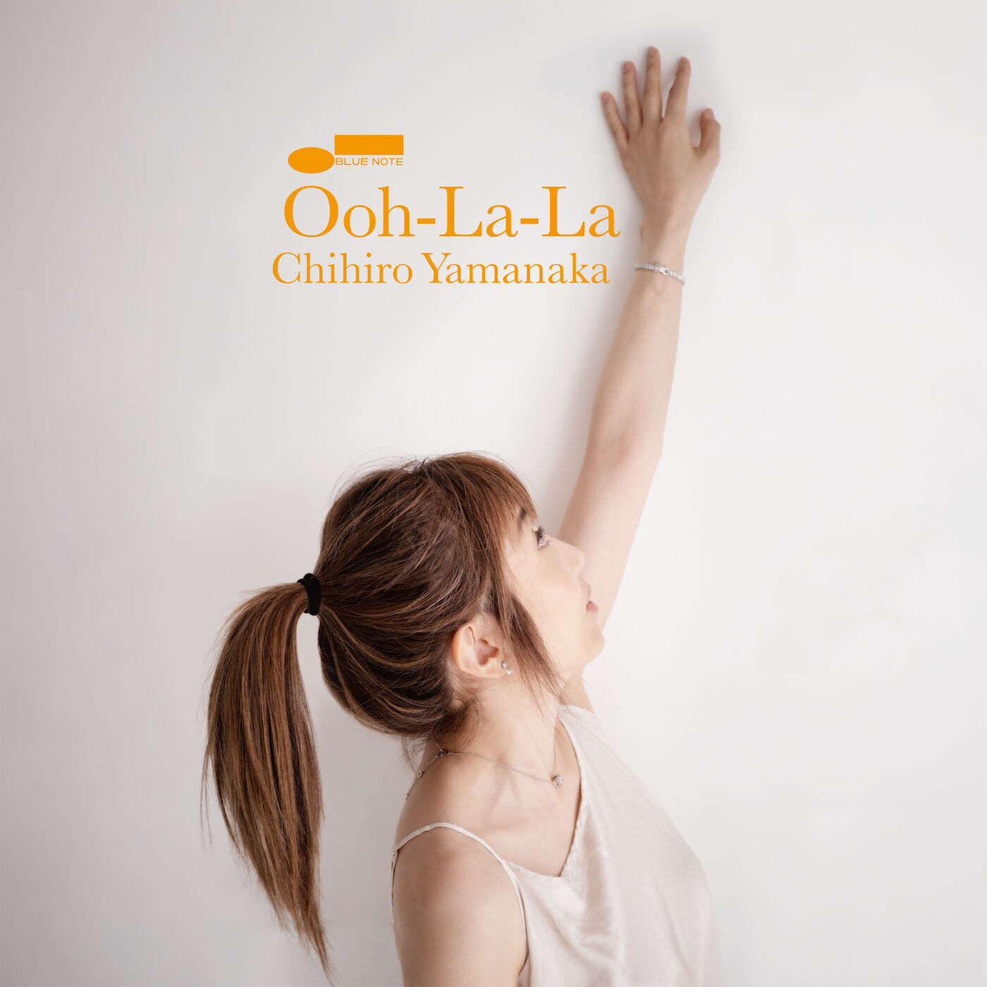 山中千尋 – Ooh-La-La